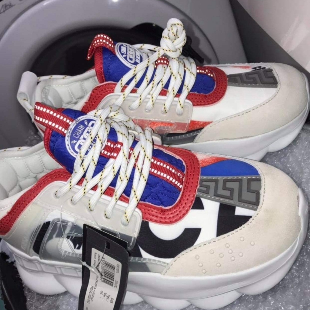 Versace chain reactions